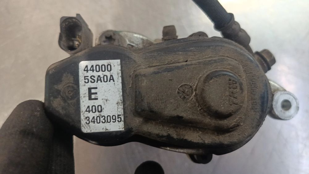 Pinça travão / maxila de travão trás direita NISSAN Leaf EV (ZE1)