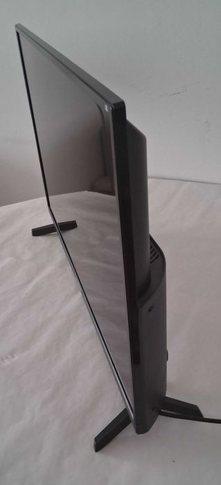 TV BLAUPUNKT 32" (81 Cm) H1322 - Colunas JBL - Dolby Digital