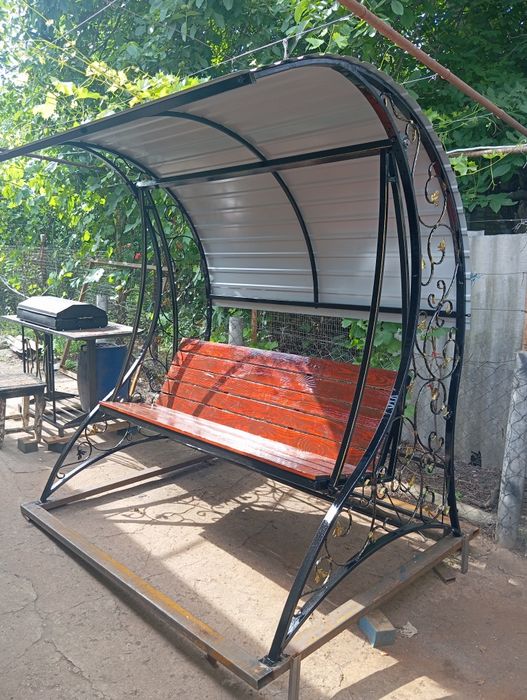 Качель садовая .