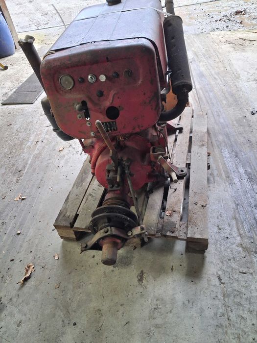 silnik McCormick International 3 cylindry