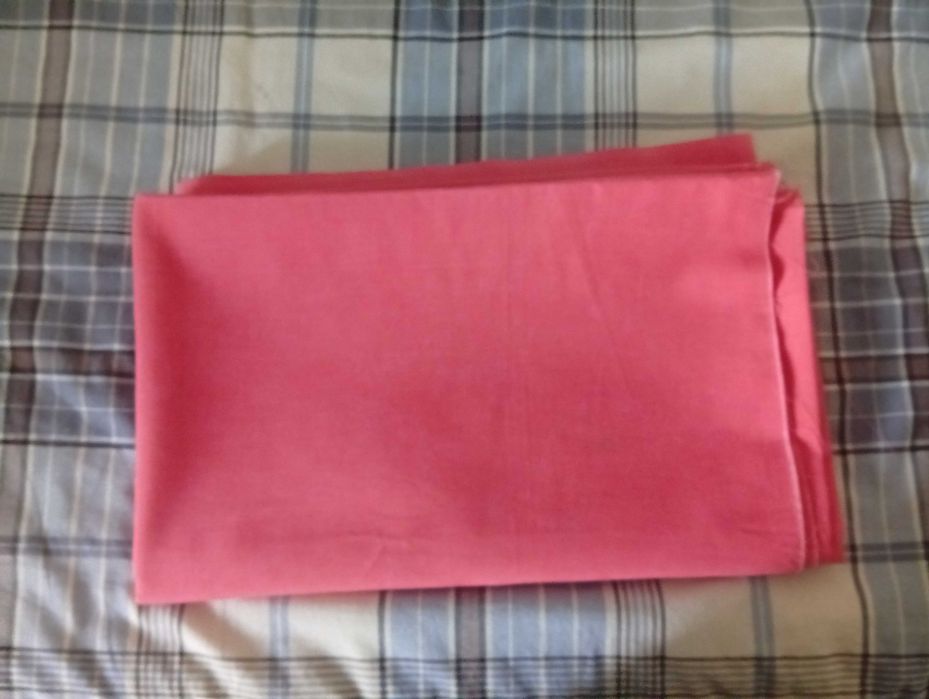 Tecido em cor de laranja/ salmão