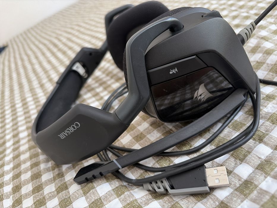 Headset gamer premium com som surround 7.1 VOID RGB ELITE USB, Carbono