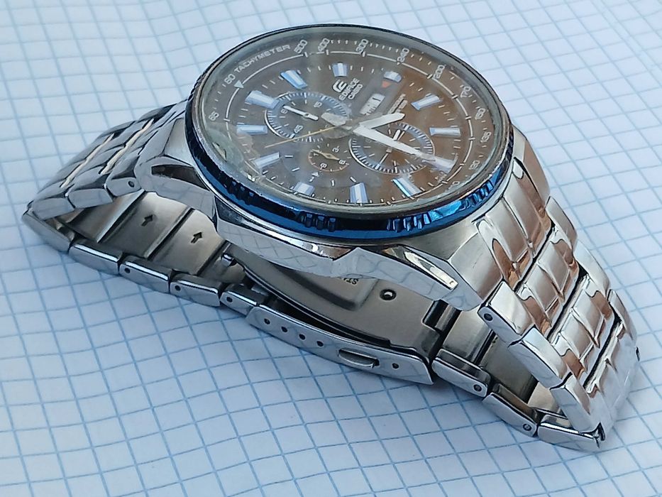 Продам мужские японские часы Casio EFR-549