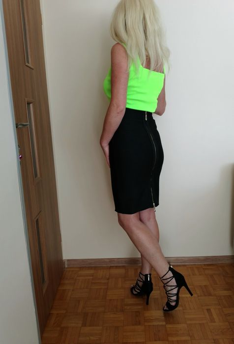 EKSKLUZYWNY zestaw bluzka neon zieleń PF+ spódnica midi czarna S M