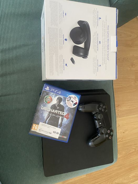 Vendo Playstation 4 com fone pulse 3D