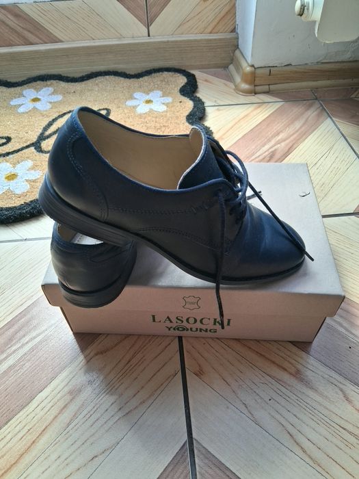 Eleganckie buty komunijne Lasocki rozmiar 35