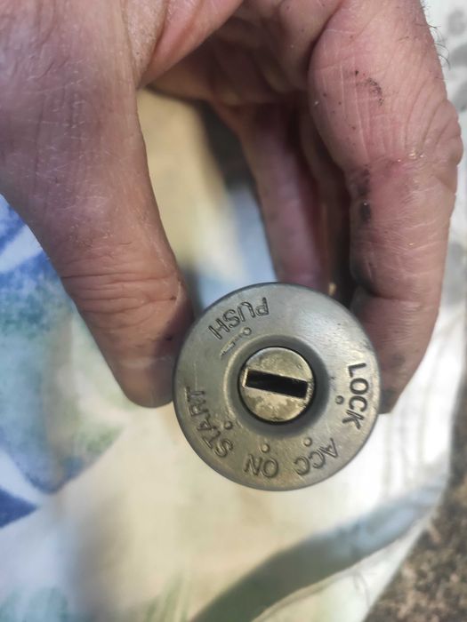 Аварійне відкривання замка дверей авто, ремонт замків, нові ключі чіп