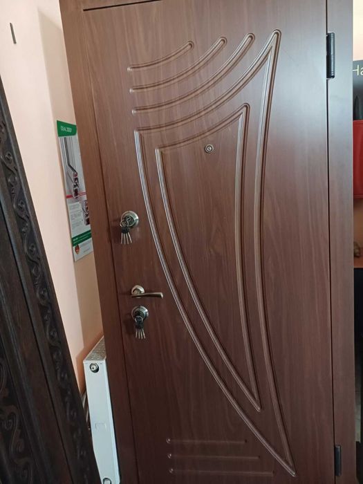 двері вхідні в квартиру