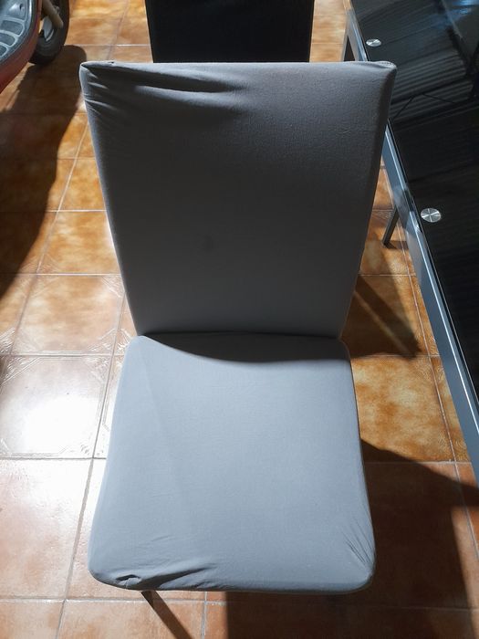 Venda de    Mesa de cozinha e 4 cadeiras