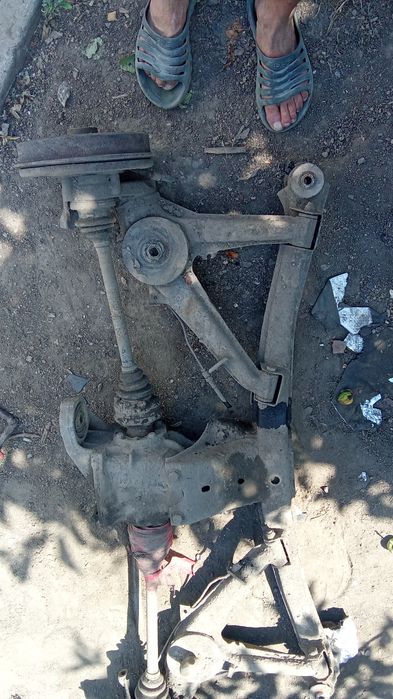 Продам різні деталі BMW e30