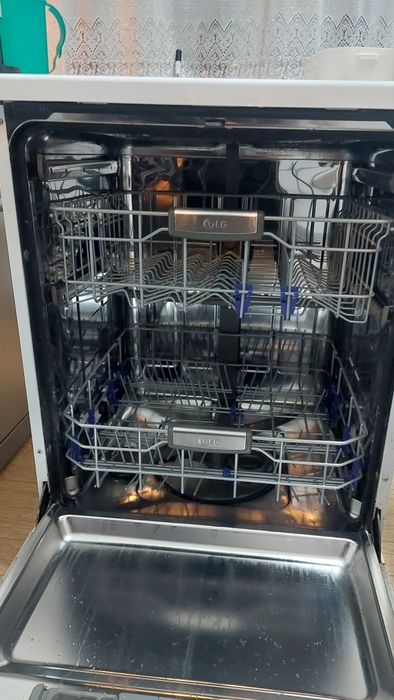 Máquina de lavar loiça LG D1453WF TEM UMA AVARIA NO motor de paço