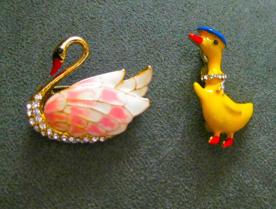 Alfinete / Broche / Pregadeira Cisne NOVO