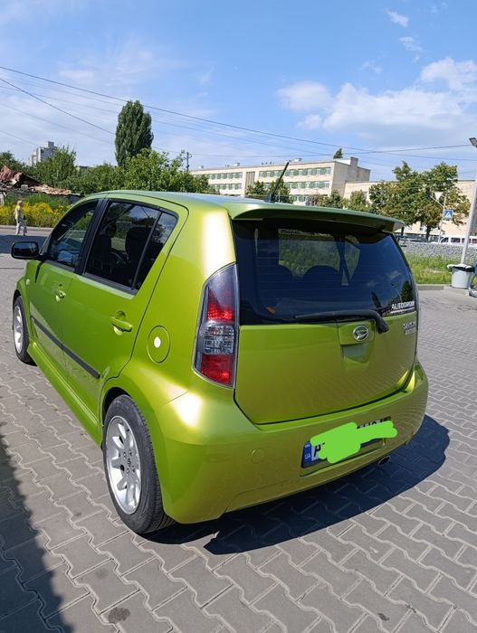 Авто дайхатсу сіріон 2009 автомат