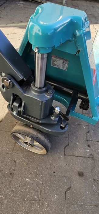 Wózek paletowy paleciak reczny Jungheinrich z jazdą boczną