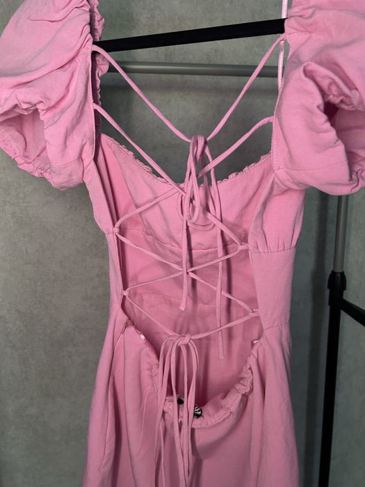 Лляна сукня Zara на шнурівці позаду