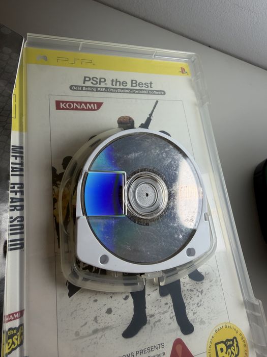Комплект ігор для PSP: Metal Gear Solid Peace Walker + Portable Ops