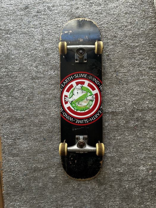 Skate element caça fantasmas