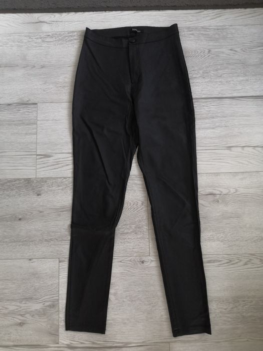 Boohoo czarne elastyczne spodnie eko skóra skórzane.