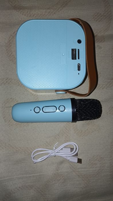 Караоке  блутуз колонка з мікрофоном