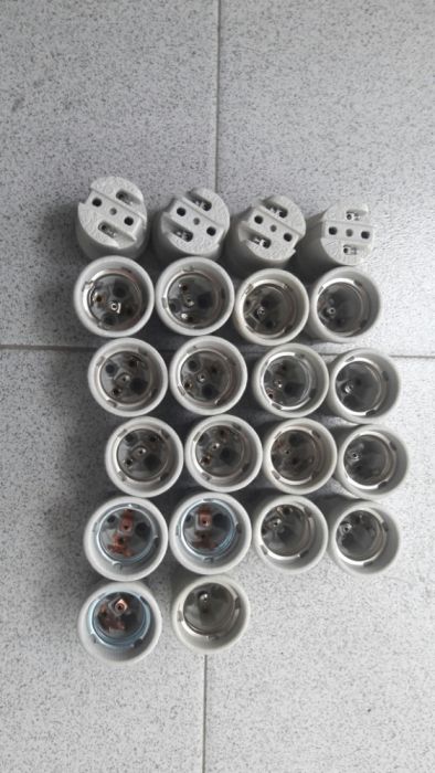 29 Casquilhos eléctricos em cerâmica