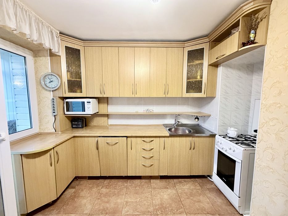 Продаж 2к квартири ВЛАСНИК залізничний район низинна 4 розглядаю держ програми