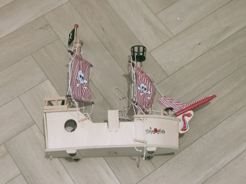 Drewniany statek piracki Playtive