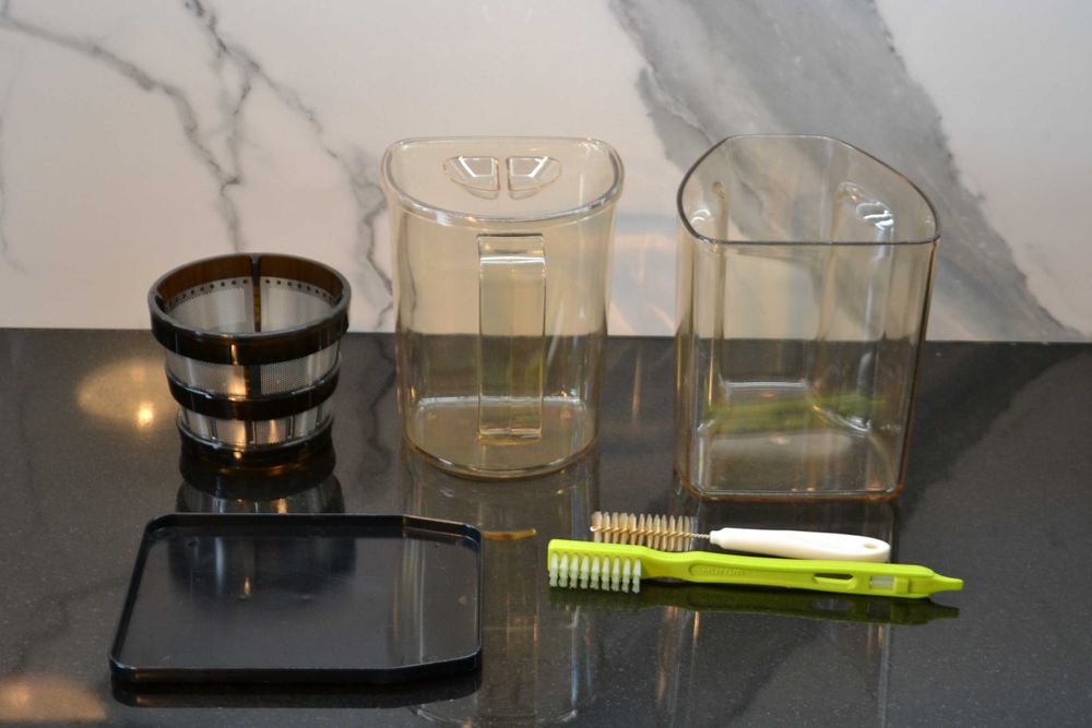 Wyciskarka wolnoobrotowa Hurom HR-DBE14 czarna, stan jak nowa.