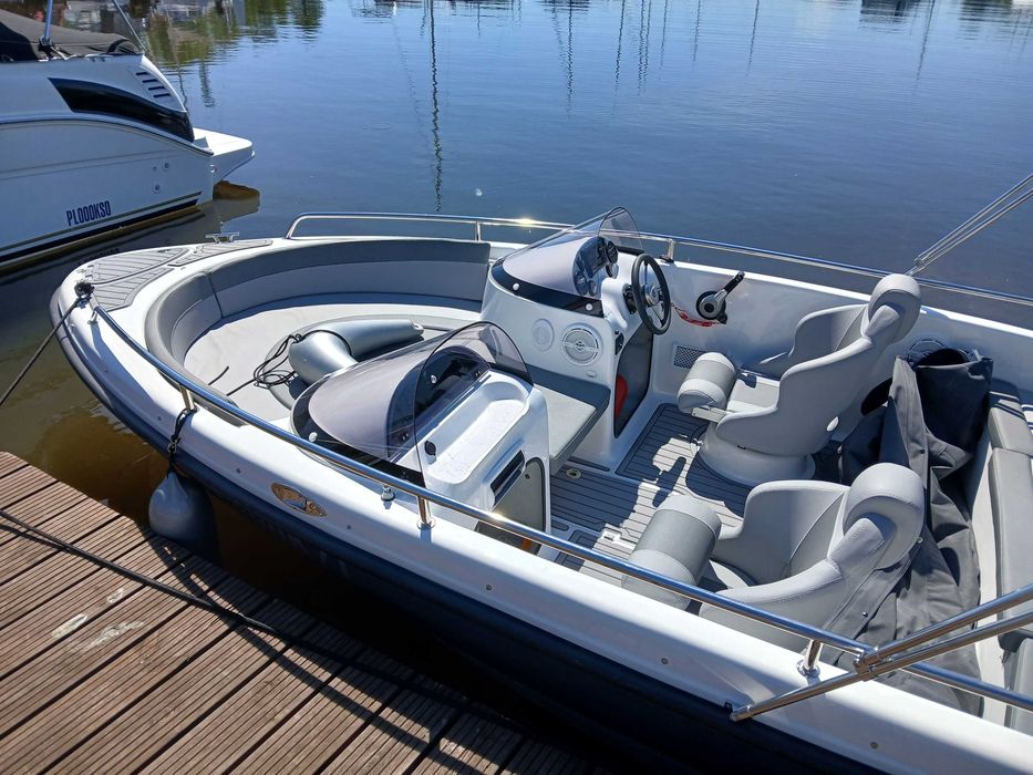 motorówka typu BOWRIDER mod: EQUINOX 500 DUOGREY  YAMAHA F60 FETL ( prezentacyjna pr. 2024/2025 )