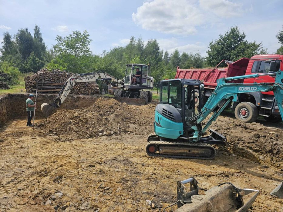 Usługi Koparką Obrotową i Prace Ziemne