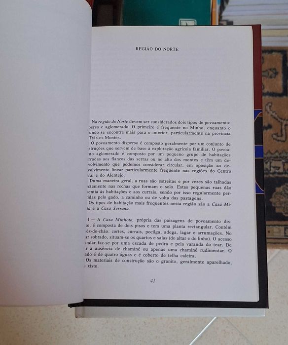Livro antigo sobre Arquitectura