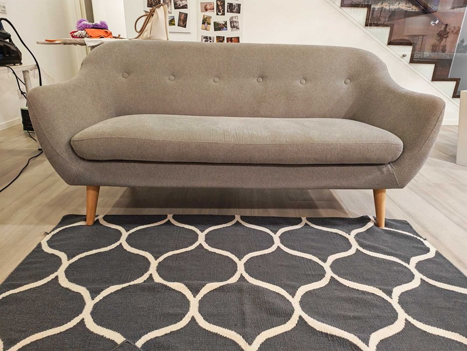 Sofá nórdico 3 lugares