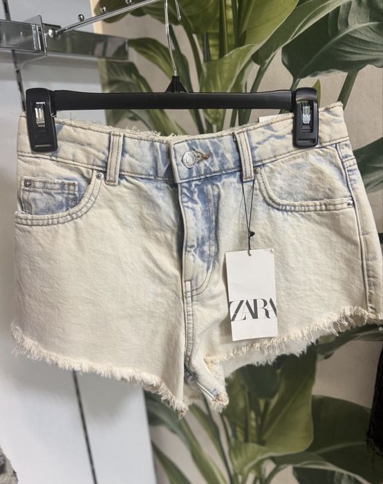Шорти zara світлі