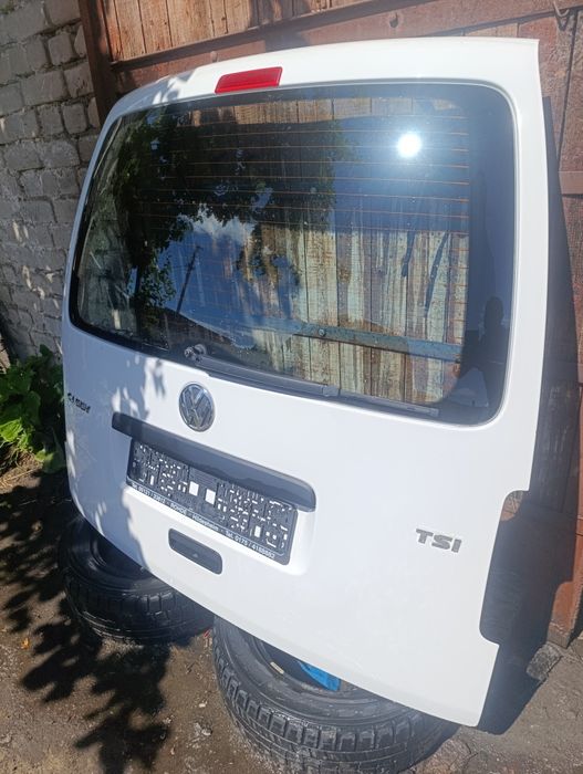 Кришка багажника Ляда Кляпа Volkswagen Caddy 3 2010-15р Кадди ІІІ комплектна