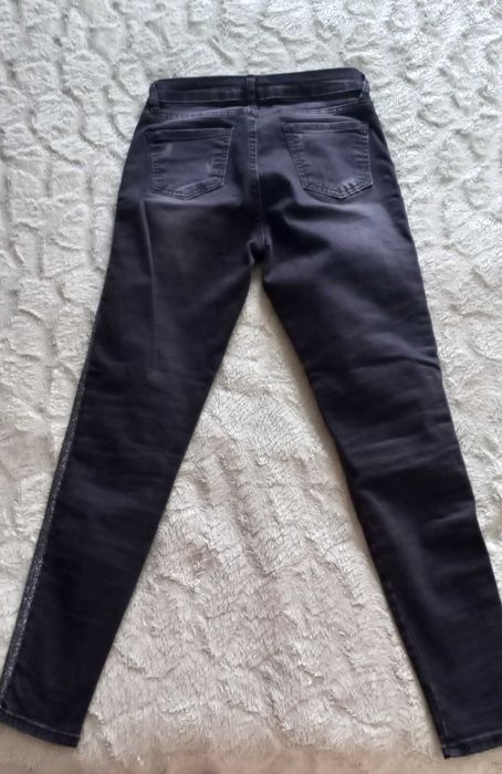 Джинсы на девушку