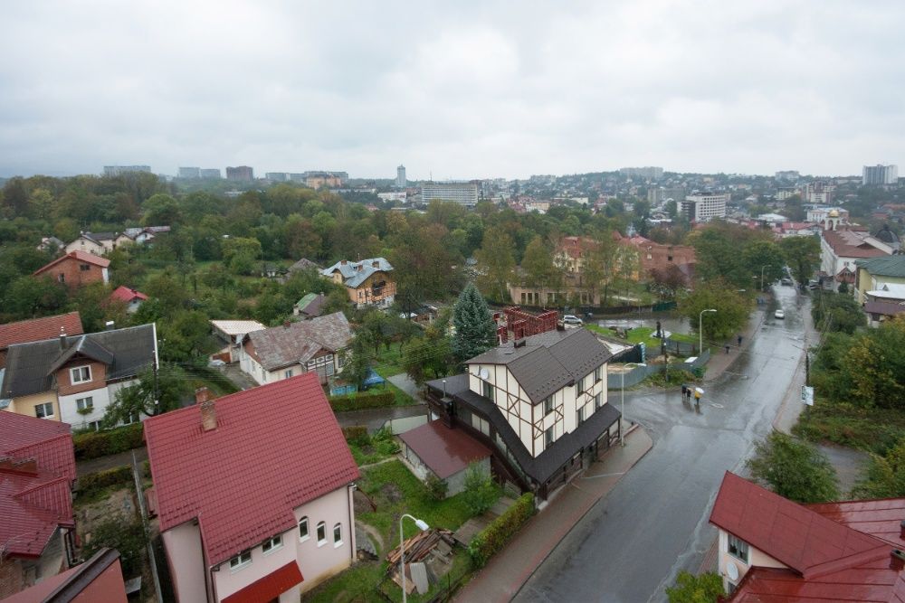 Вільна з 18.10 LUX 1 кім Бандери,35 Центр, вид на гори