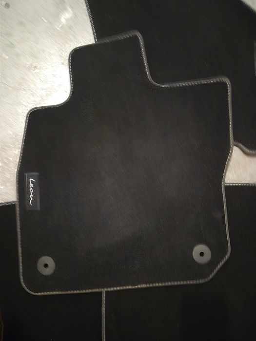 Tapates seat leon iv novos