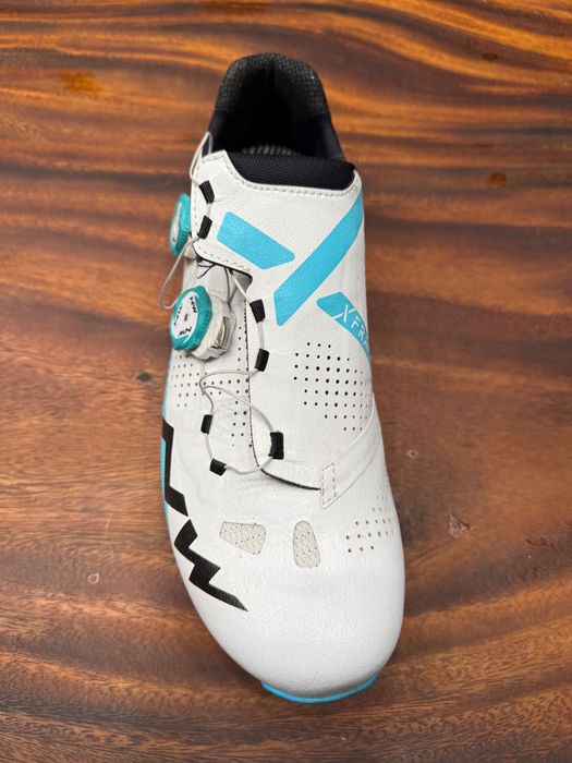 Buty szosowe NORTHWAVE Extreme PRO biały-niebieski / Rozmiar: 45