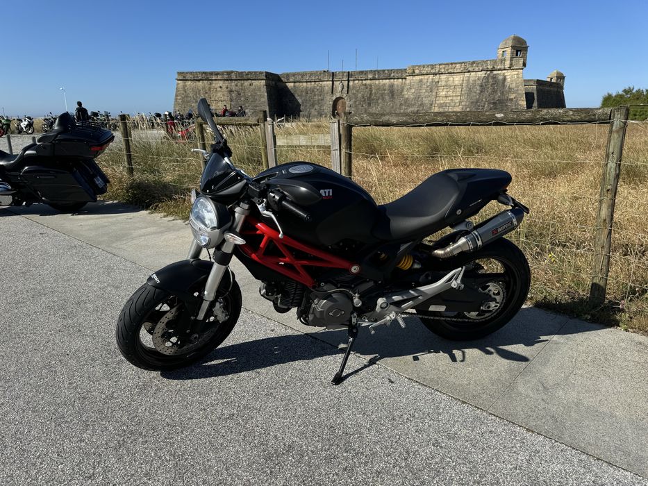 Ducati Monster 696 ABS
