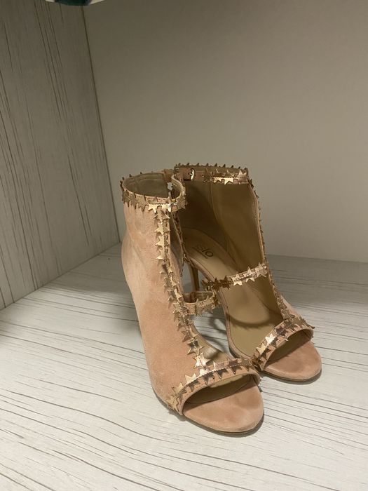 Туфлі жіночі на каблуку