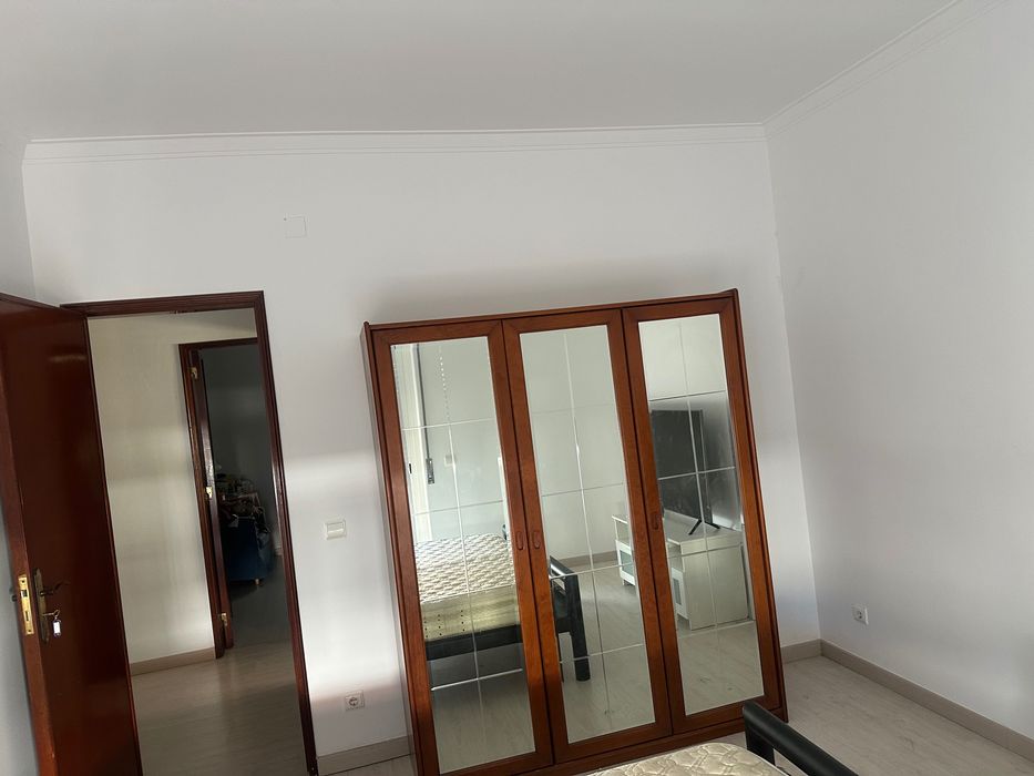 Quarto para arrendar  corroios
