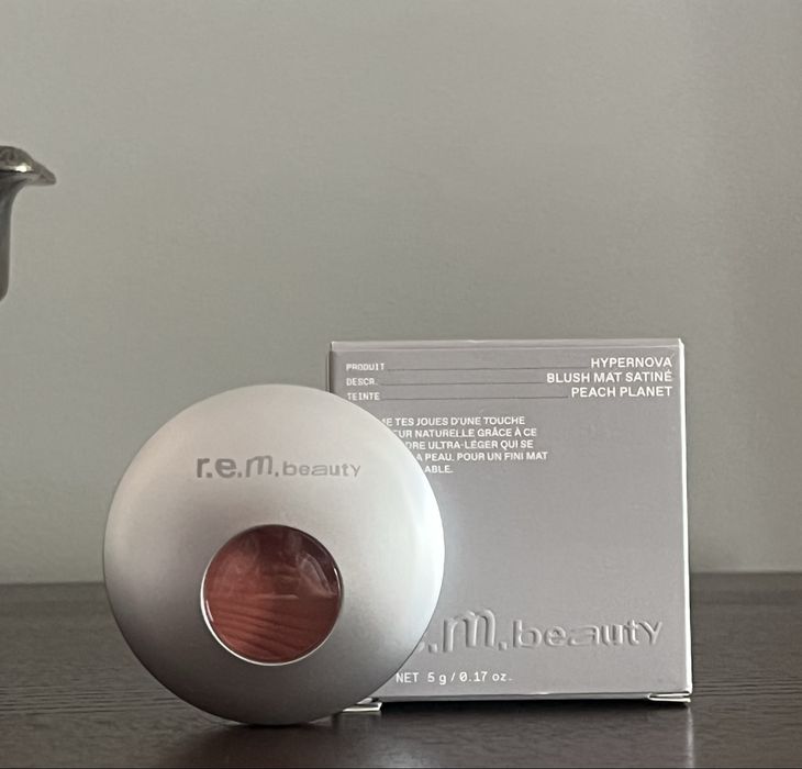 Róż r.e.m. beauty blush Peach Planet