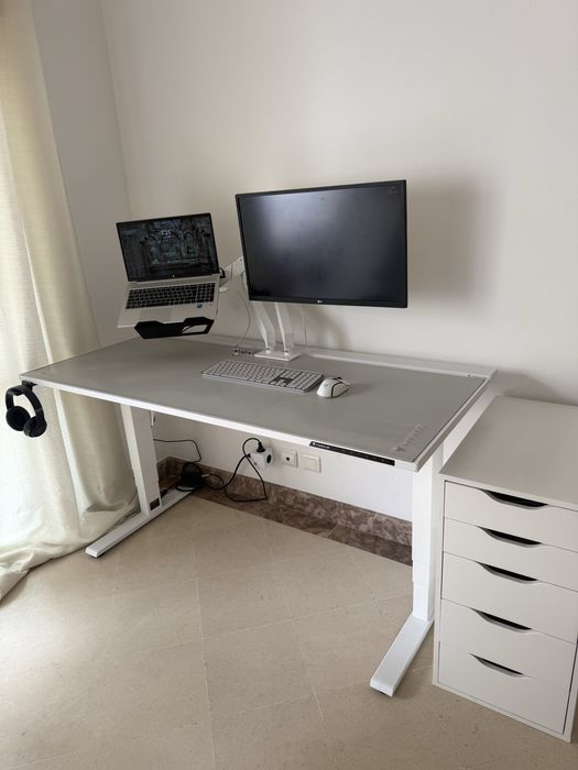 Secretária Gaming Secretlab MAGNUS Pro Branca + Iluminação LED RGB + Acessórios (Mais de €1.800 Novo)