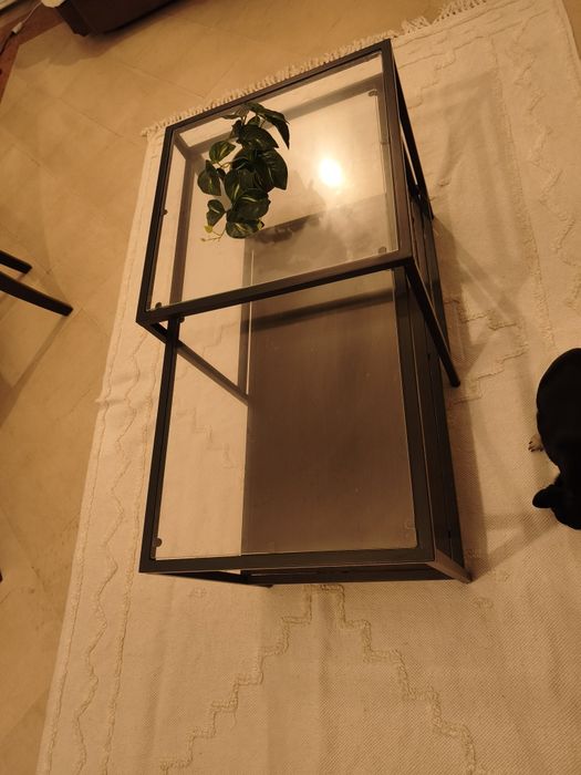 Mesa de centro da sala, Ika