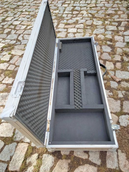 Hardcase de transporte (baixo ou guitarra)