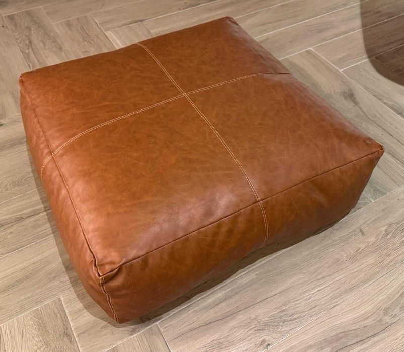 Pousa pés ou Pufe em napele caramelo