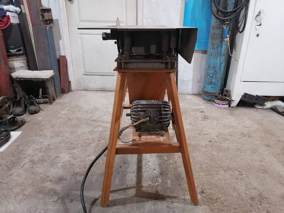 Деревообрабатывающий станок Мд-200 РЕ завод Первомайск Дизельмаш