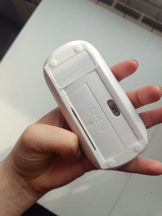 Myszka do komputera laptopa bezprzewodowa na baterie biała