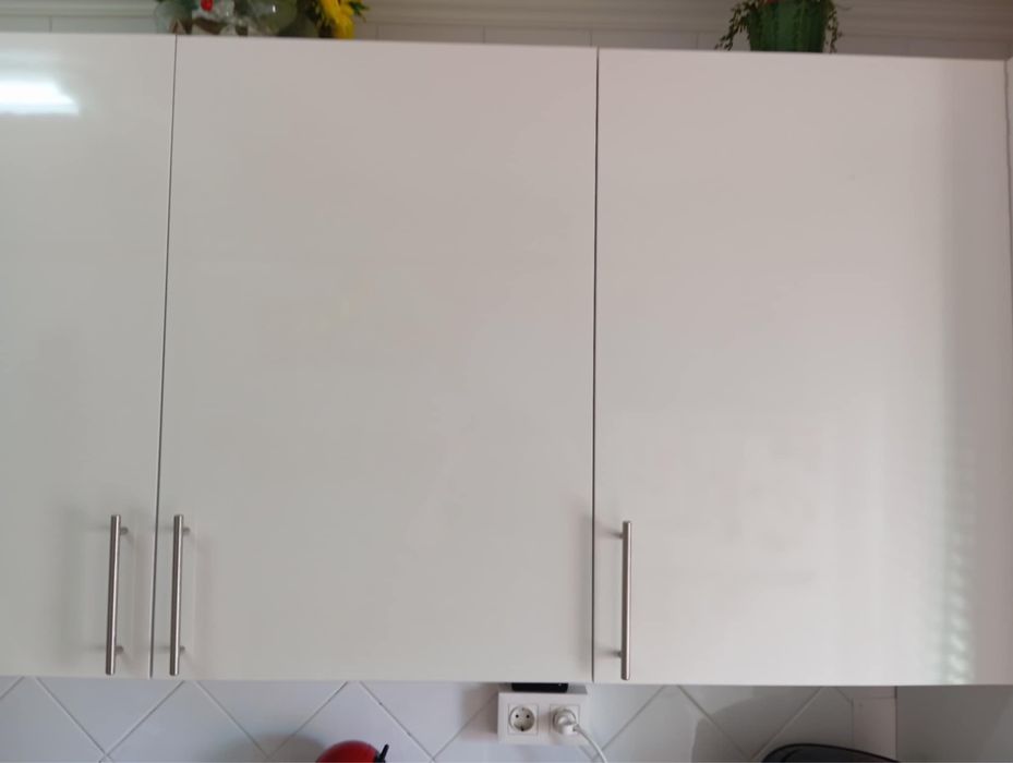 Armário de cozinha com 7 portas