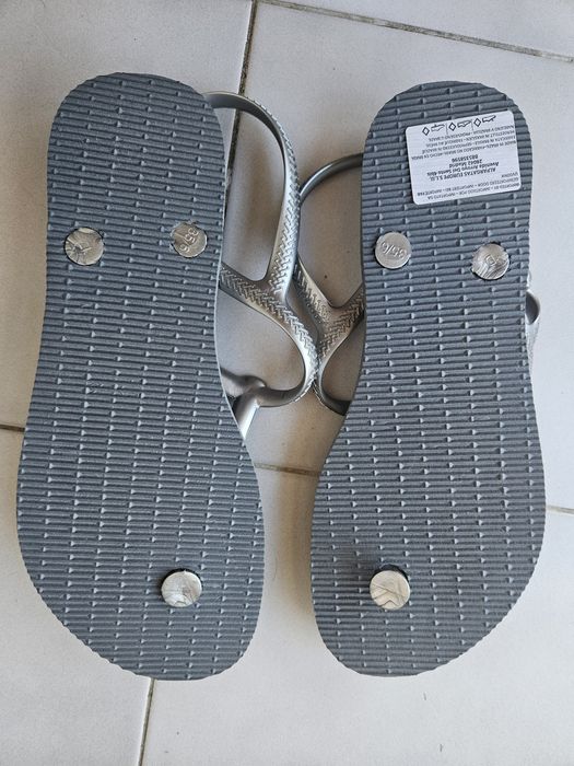 Chinelo Havaianas novas