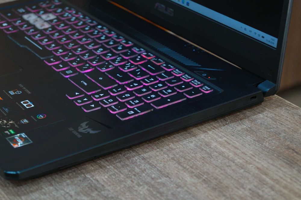 ГАРАНТІЯ Asus TUF (17" 144Гц/Ryzen 5 3550H/RAM 16ГБ DDR4/SSD 512ГБ/GTX 1650 4ГБ)TVOYO